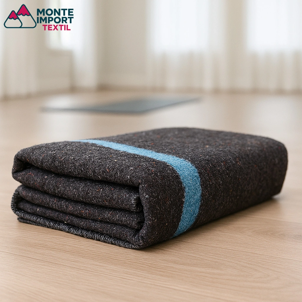 Manta perchada con pelo para yoga sobre suelo